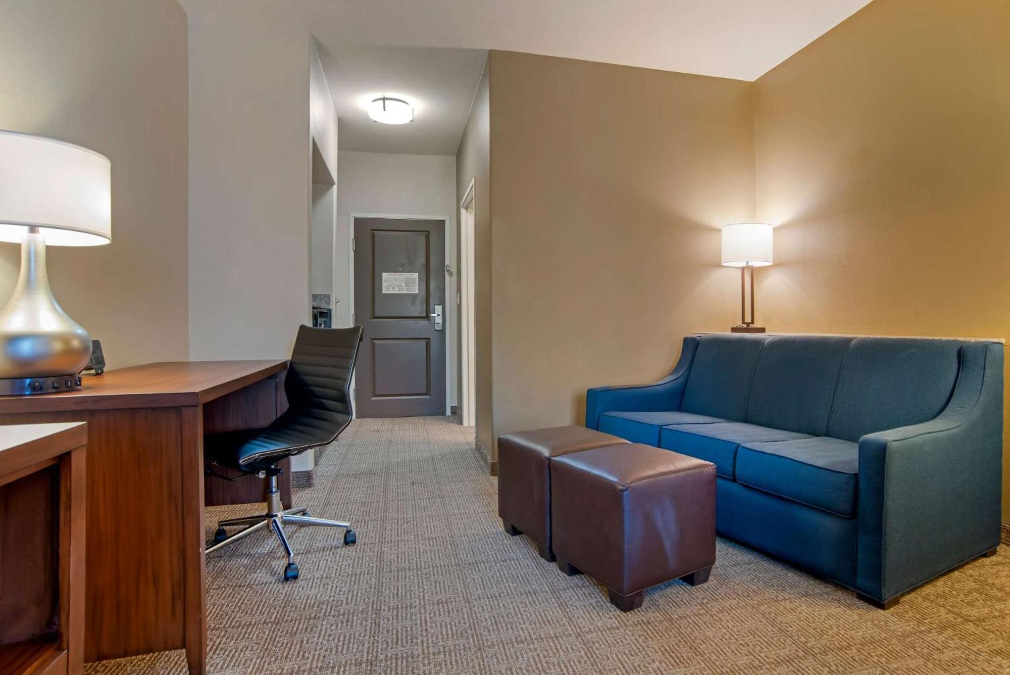 Comfort Suites Alexandria Buitenkant foto